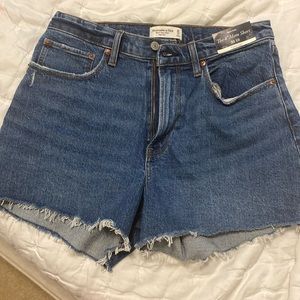Curve love mom short 4” Abercrombie